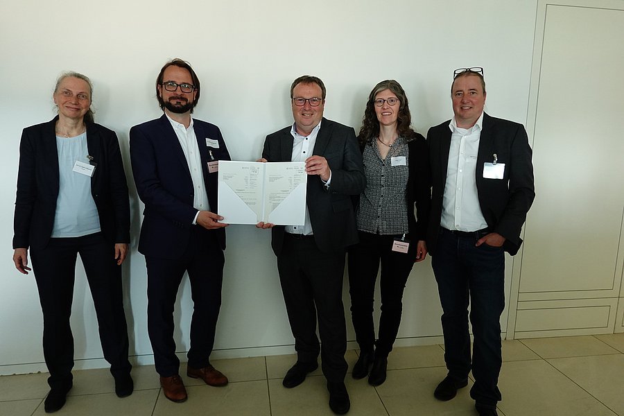 Übergabe des Förderbescheides durch NRW Umweltminister Oliver Krischer